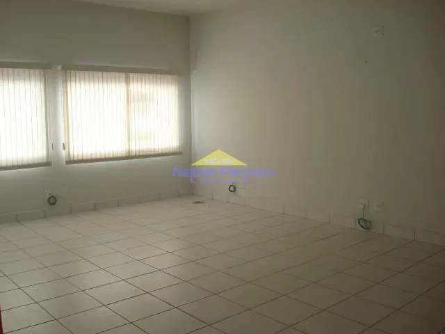 Sala com 45m², para alugar, no bairro Centro em Capivari