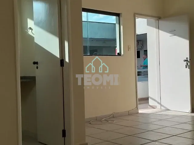 Sala com 33m², à venda ou para alugar, no bairro Centro em Taubaté