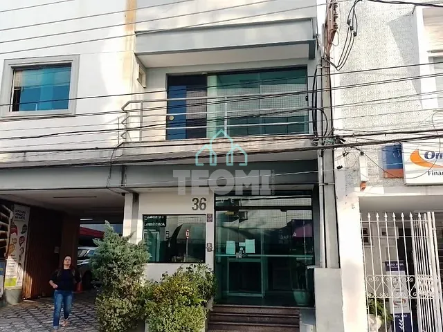 Sala com 33m², à venda ou para alugar, no bairro Centro em Taubaté