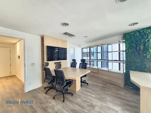 Sala à venda, no bairro Centro em Florianópolis