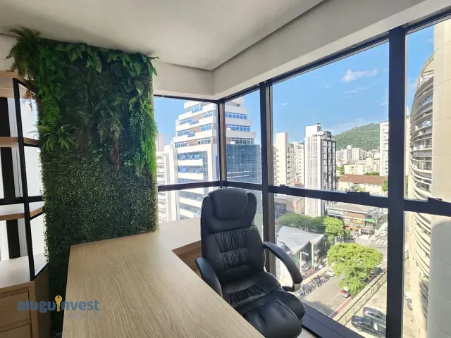 Sala à venda, no bairro Centro em Florianópolis