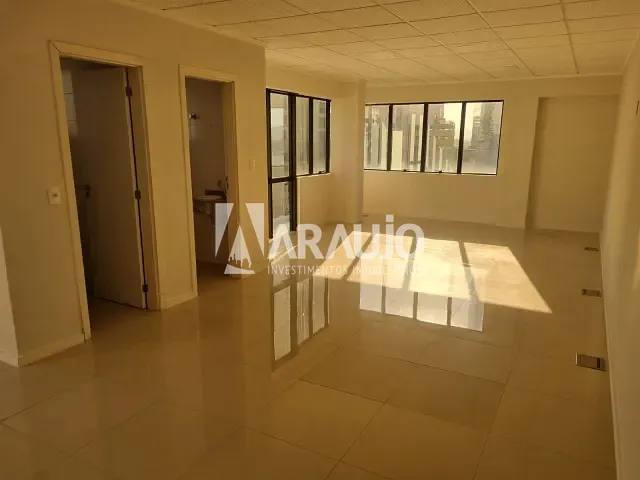 Sala à venda, no bairro Centro em Itajaí