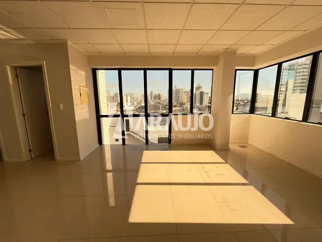 Sala à venda, no bairro Centro em Itajaí