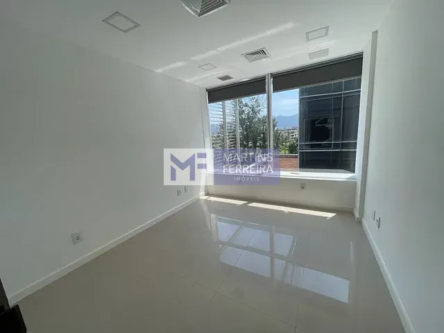 Sala com 23m², à venda, no bairro Recreio dos Bandeirantes em Rio de Janeiro