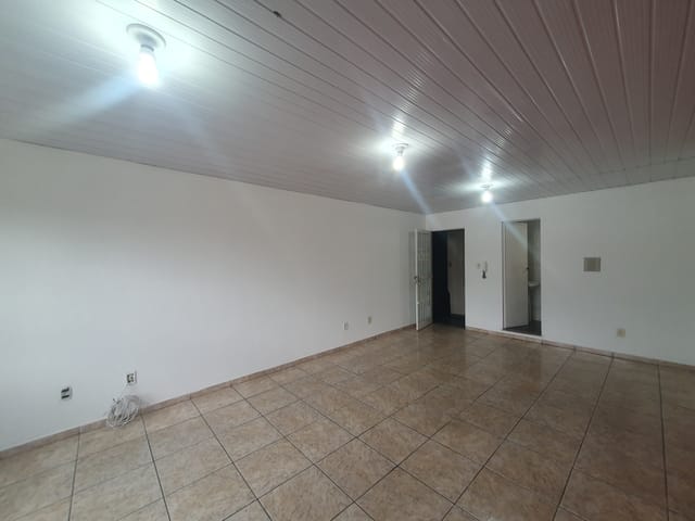 Sala para alugar, no bairro Campo Grande em Rio de Janeiro