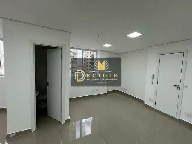 Sala à venda, no bairro Jardim Anália Franco em São Paulo
