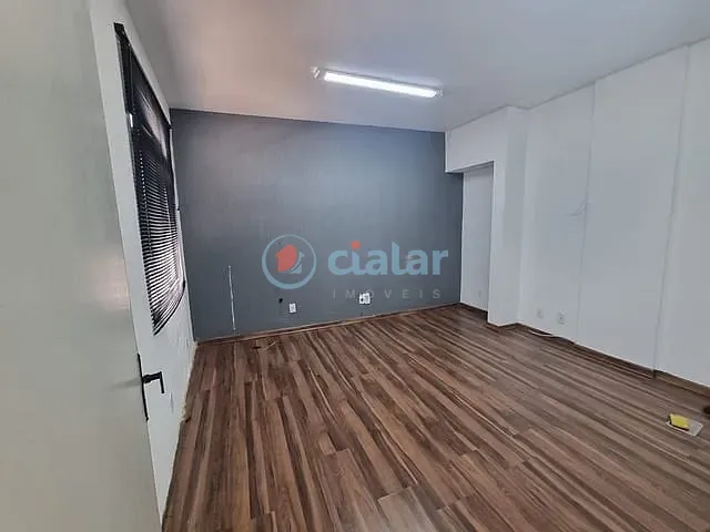 Sala à venda ou para alugar, no bairro Méier em Rio de Janeiro