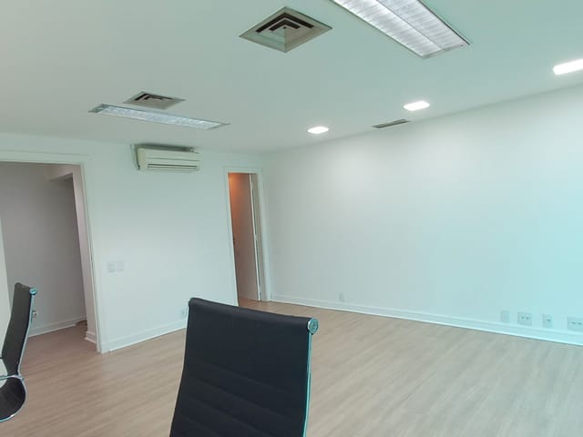 Sala com 85m², para alugar, no bairro Jardim Paulistano em São Paulo