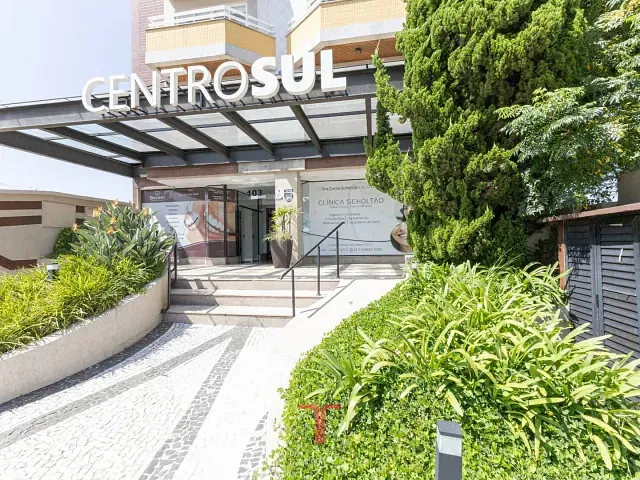 Sala com 60m², para alugar, no bairro Capão Raso em Curitiba