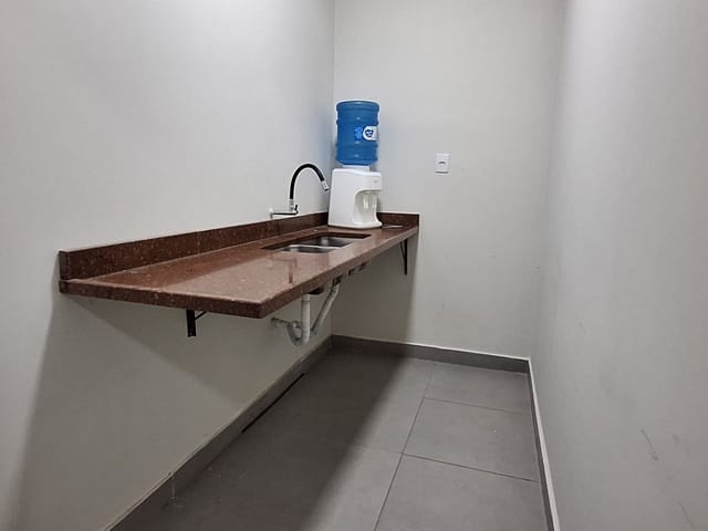 Sala para alugar, no bairro Centro em Cambé