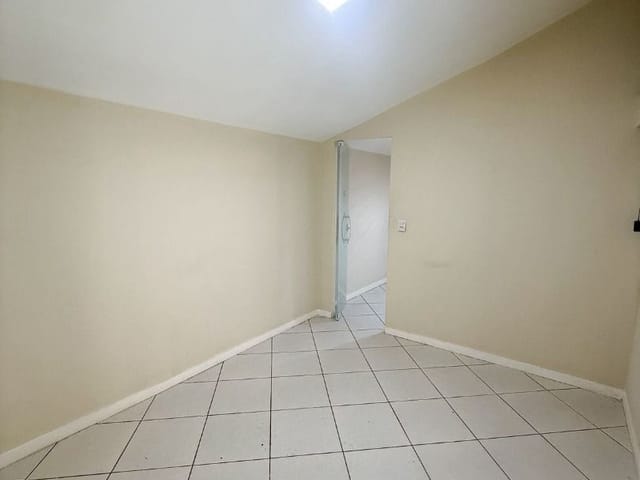 Sala para alugar, no bairro Cavaleiros em Macaé