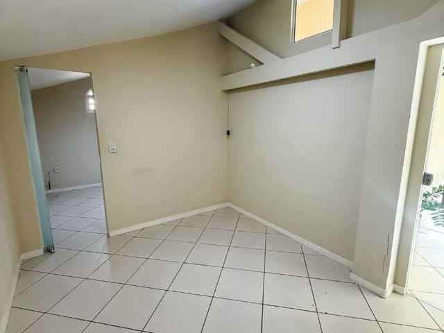 Sala para alugar, no bairro Cavaleiros em Macaé