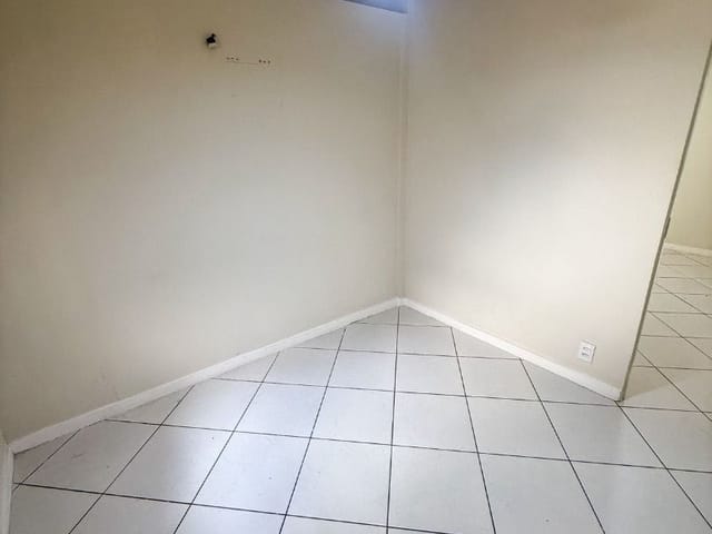 Sala para alugar, no bairro Cavaleiros em Macaé