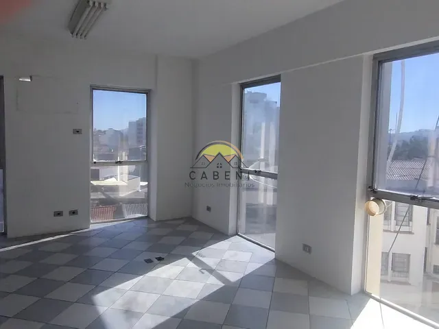 Sala com 80m², para alugar, no bairro Vila Romana em São Paulo