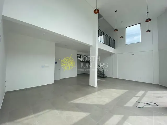 Sala com 142m², para alugar, no bairro Boa Vista em Joinville