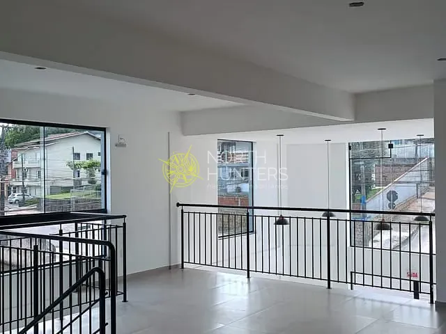 Sala com 101m², para alugar, no bairro Boa Vista em Joinville