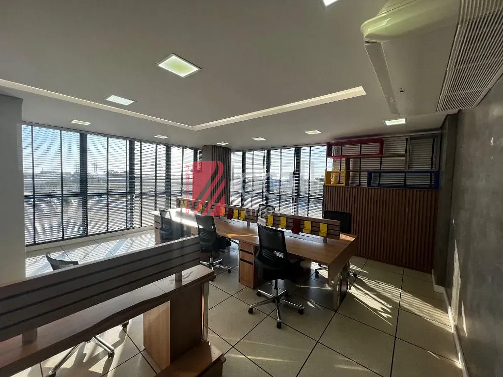 Conjunto Comercial / Sala  para aluguel, 143m² — foto 2 de 17