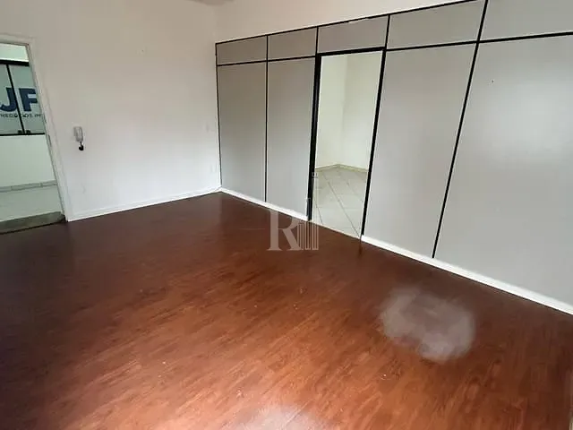 Sala para alugar, no bairro Centro em Tijucas