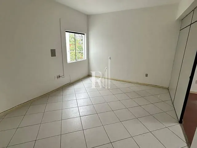 Sala para alugar, no bairro Centro em Tijucas