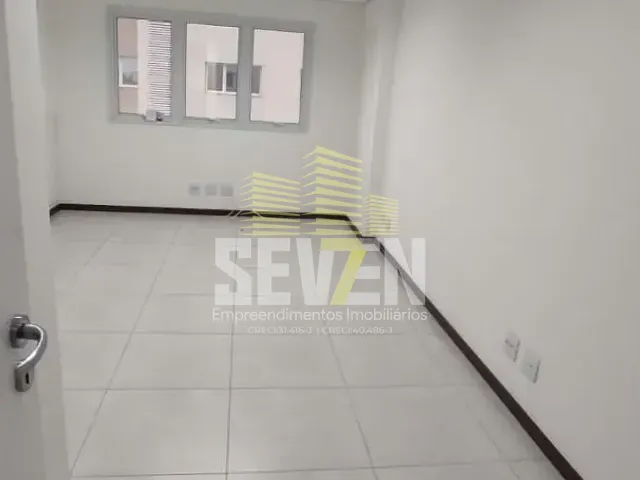 Sala com 22m², para alugar, no bairro Parque Jardim Europa em Bauru