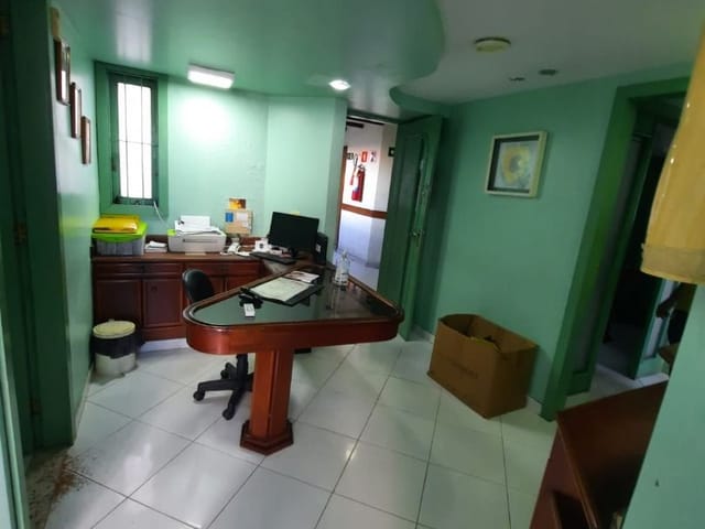 Sala com 60m², para alugar, no bairro Centro em Macaé