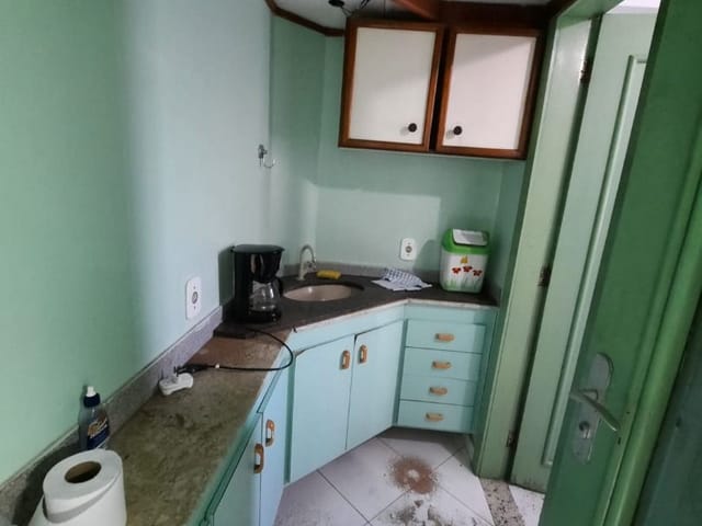 Sala com 60m², para alugar, no bairro Centro em Macaé