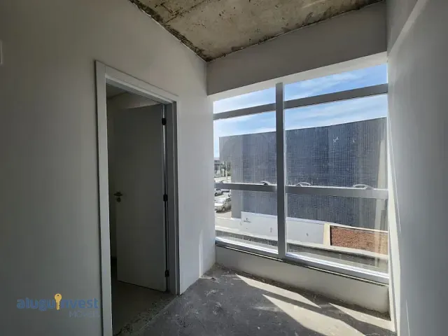 Sala com 42m², à venda, no bairro Vargem Grande em Florianópolis