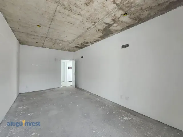 Sala com 42m², à venda, no bairro Vargem Grande em Florianópolis