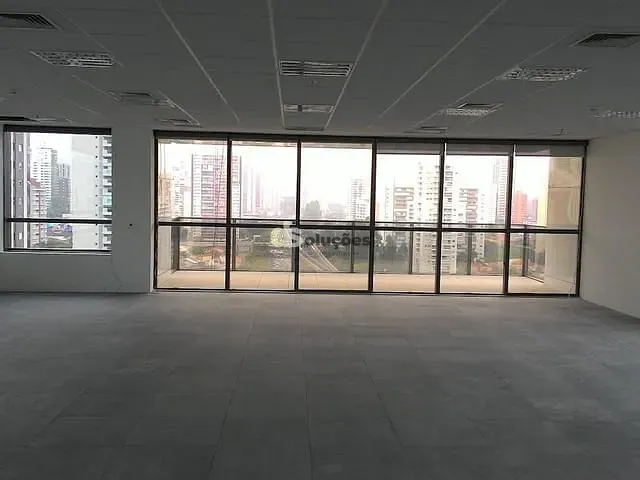 Sala com 266m², para alugar, no bairro Brooklin em São Paulo