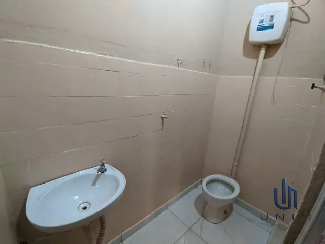 Sala à venda, no bairro Aterrado em Volta Redonda