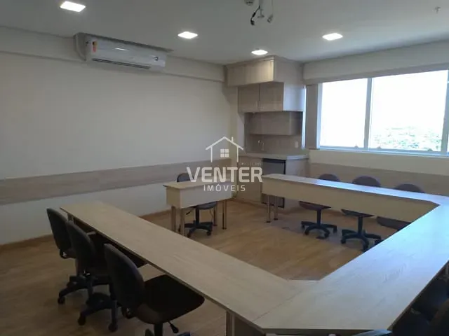 Sala com 42m², à venda, no bairro Parque Senhor do Bonfim em Taubaté