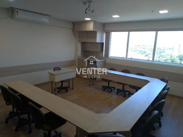 Sala com 42m², à venda, no bairro Parque Senhor do Bonfim em Taubaté