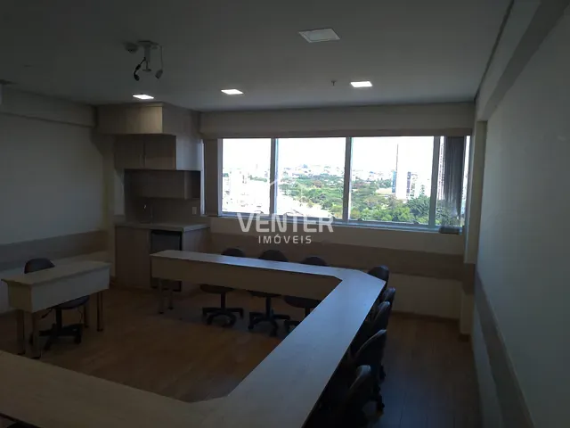 Sala com 42m², à venda, no bairro Parque Senhor do Bonfim em Taubaté