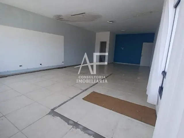 Sala para alugar, no bairro Parque São Luís em Taubaté