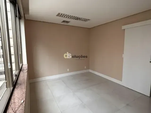 Sala à venda ou para alugar, no bairro Bela Vista em São Paulo