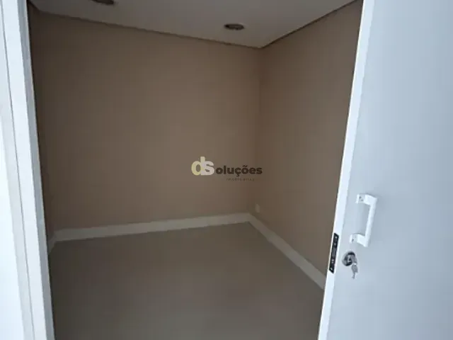 Sala à venda ou para alugar, no bairro Bela Vista em São Paulo