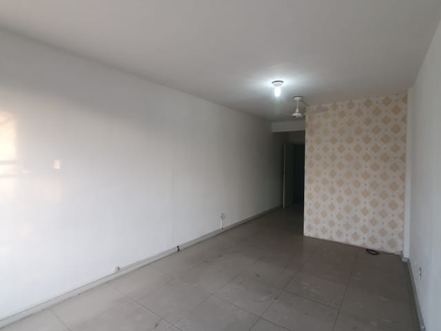 Sala à venda, no bairro Campo Grande em Rio de Janeiro