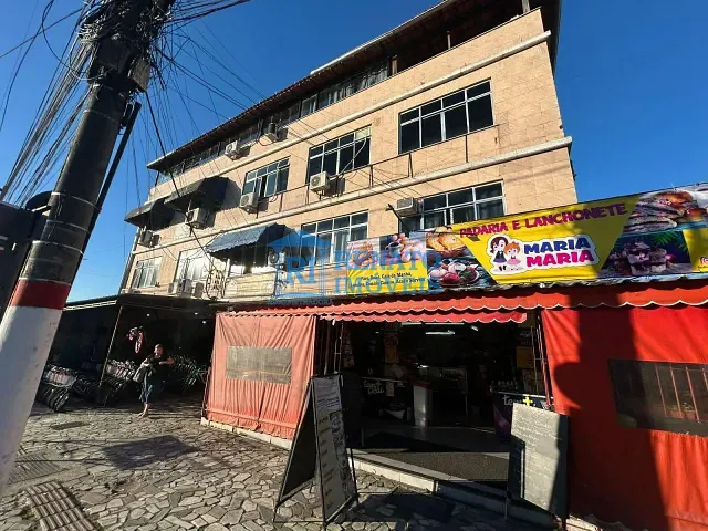 Sala à venda, no bairro Centro em Maricá
