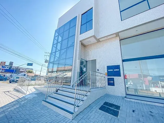 Sala para alugar, no bairro Centro em Tijucas