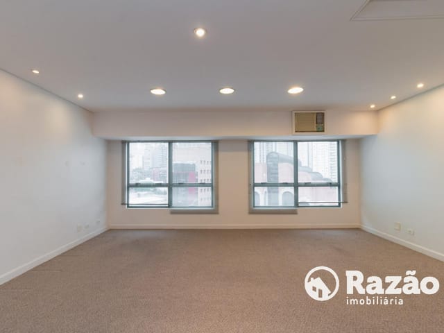 Sala à venda, no bairro Batel em Curitiba