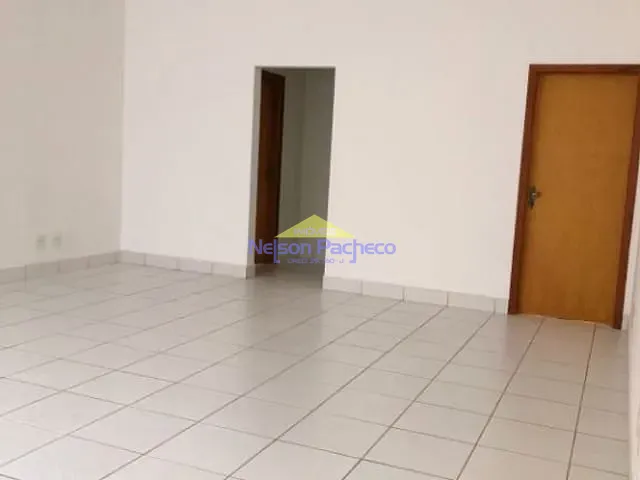 Sala com 345m², para alugar, no bairro Centro em Capivari