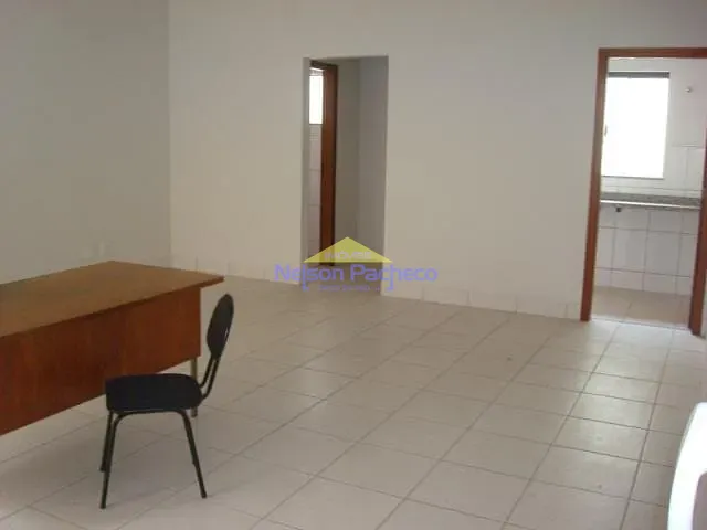 Sala com 345m², para alugar, no bairro Centro em Capivari
