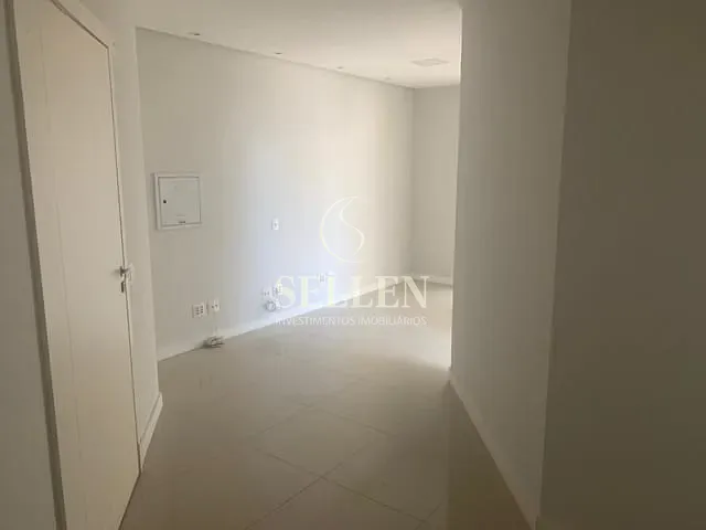 Sala com 106m², para alugar, no bairro Pioneiros em Balneário Camboriú