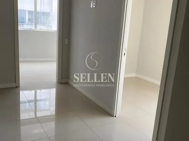 Sala com 106m², para alugar, no bairro Pioneiros em Balneário Camboriú