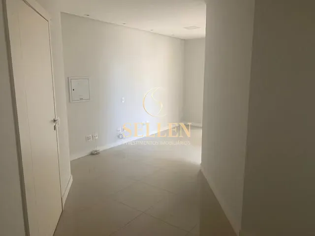 Sala com 106m², para alugar, no bairro Pioneiros em Balneário Camboriú