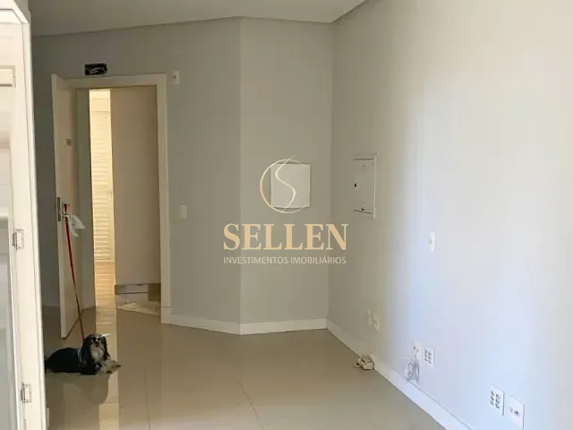 Sala com 106m², para alugar, no bairro Pioneiros em Balneário Camboriú