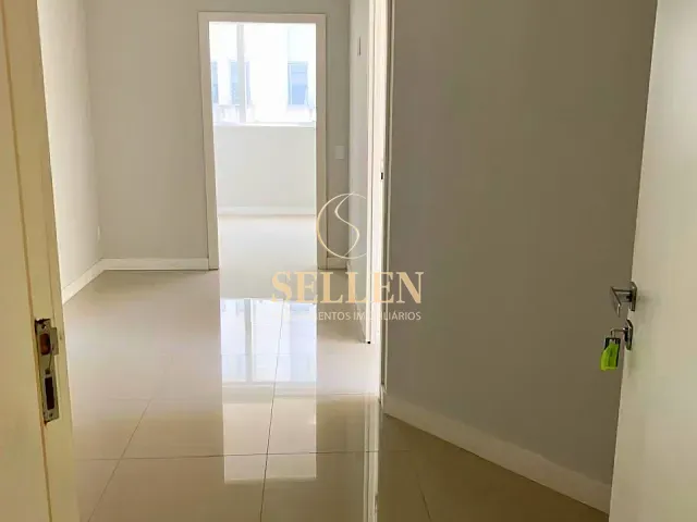 Sala com 106m², para alugar, no bairro Pioneiros em Balneário Camboriú