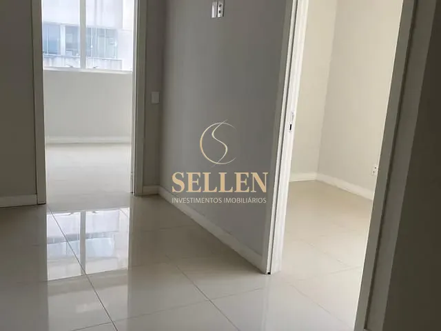 Sala com 106m², para alugar, no bairro Pioneiros em Balneário Camboriú