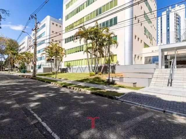 Sala com 72m², para alugar, no bairro Mossunguê em Curitiba