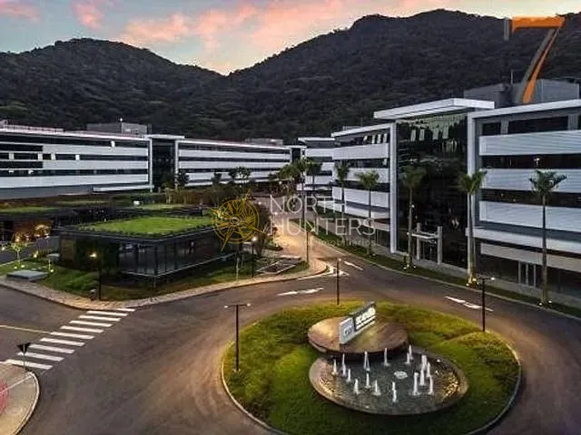 Sala com 68m², à venda, no bairro Saco Grande em Florianópolis